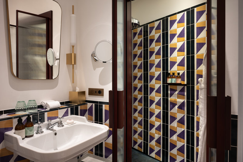Superior - Bathroom