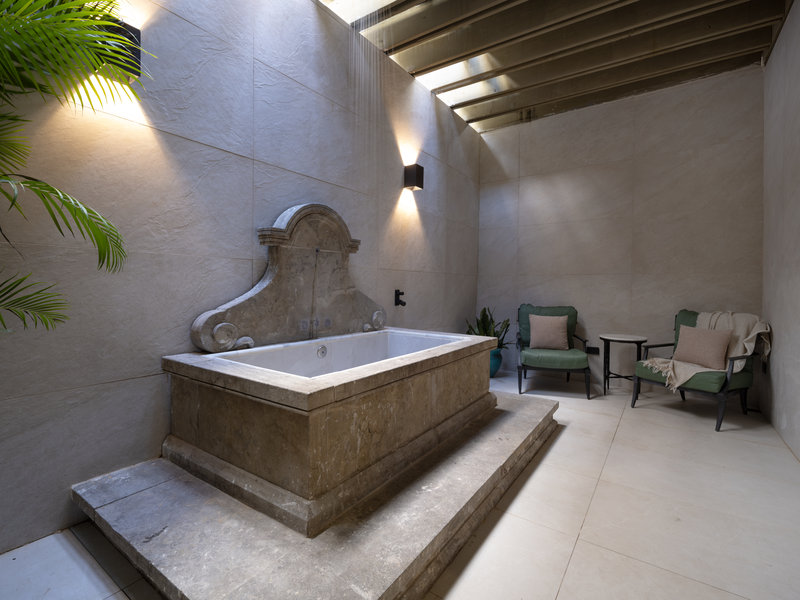 MEDITERRANEAN OASIS - PRIVATE VERANDA