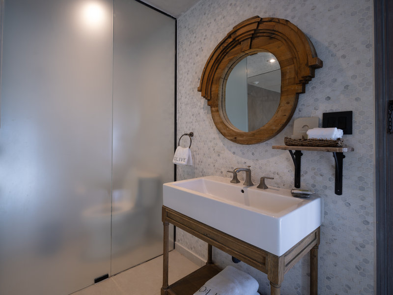 MEDITERRANEAN OASIS - BATHROOM