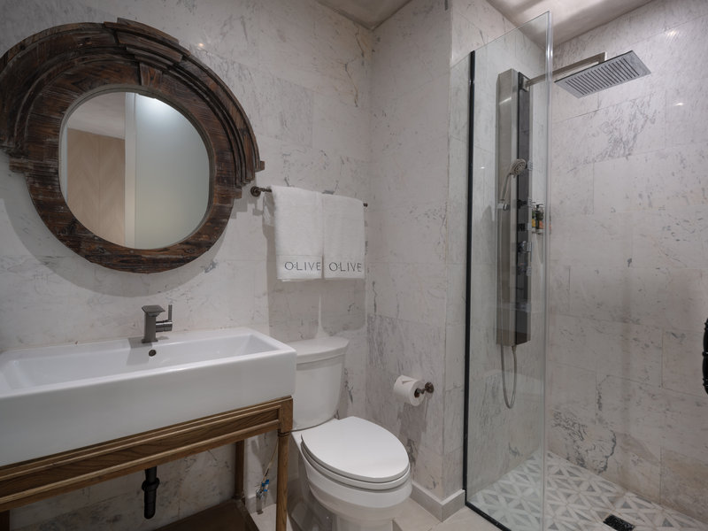 OLIVE STYLE SUITE - BATHROOM
