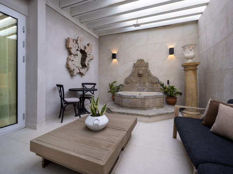 PARTIAL LAGOON SUITE - PRIVATE VERANDA