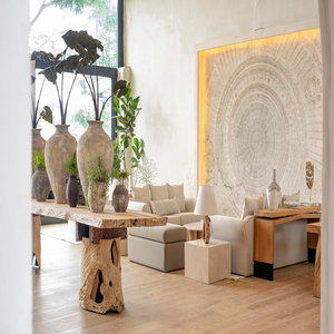 Santosha Lobby