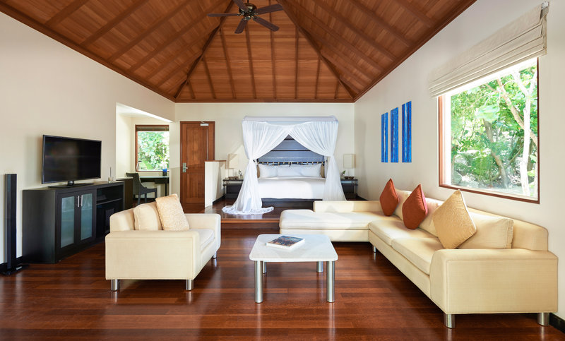 Beach Sanctuary Pool Villa - Bedroom & Living Area