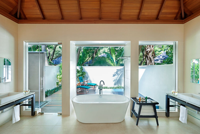 Beach Villa with Garden Plunge Pool - Bathroom