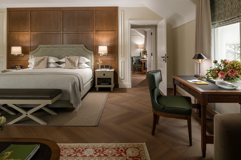 Dunluce Suite with Interconnection to Portrush Suite - Bedroom