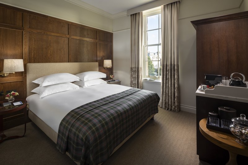 Deluxe King Room - Bedroom