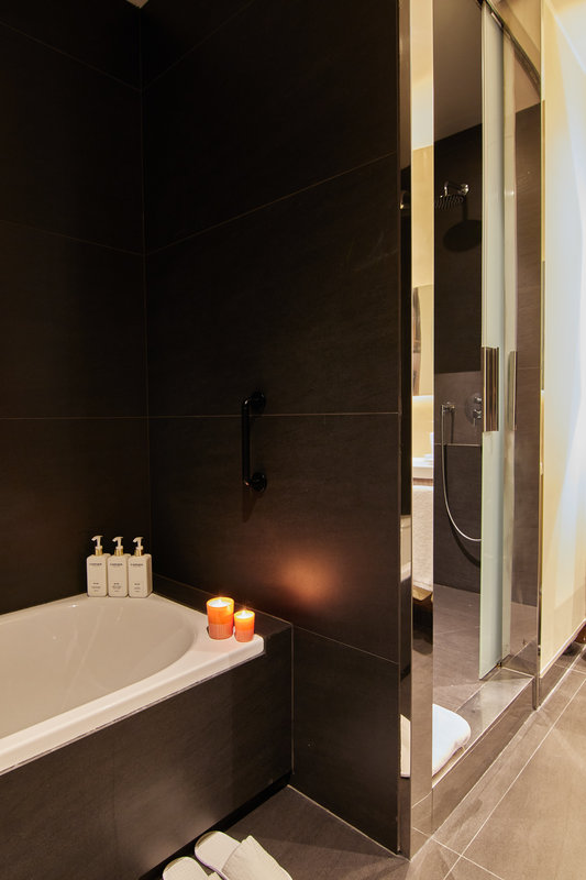 Junior Suite - Bathroom