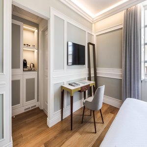 Deluxe Room - Room Details