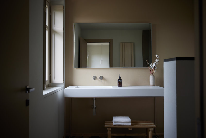 Deluxe - Bathroom