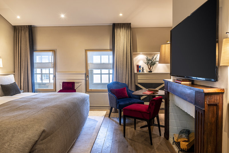 Deluxe Room - Bedroom