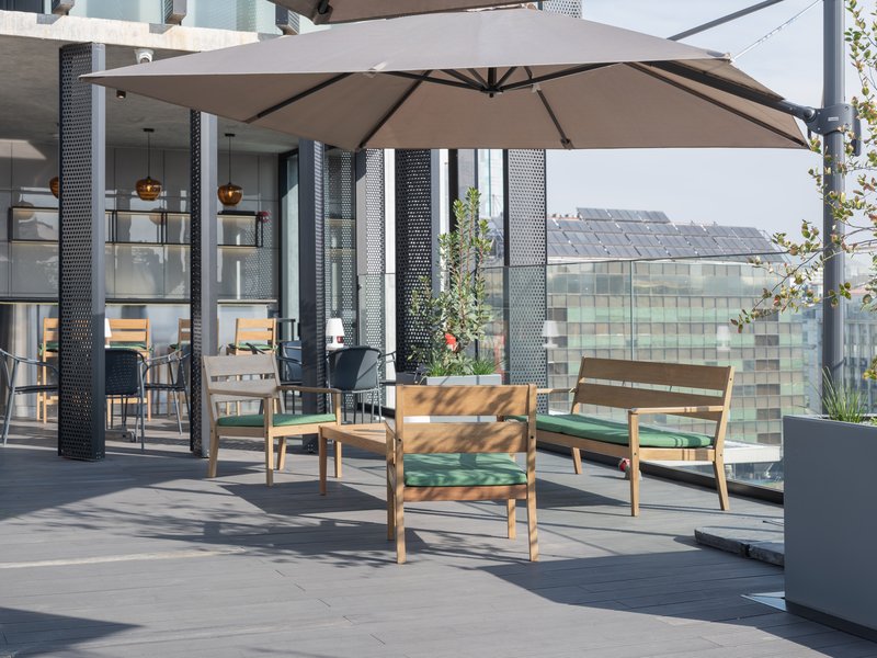 Debaines La Terraza Lounge