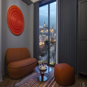 Fleur De Lys Room - Living Area