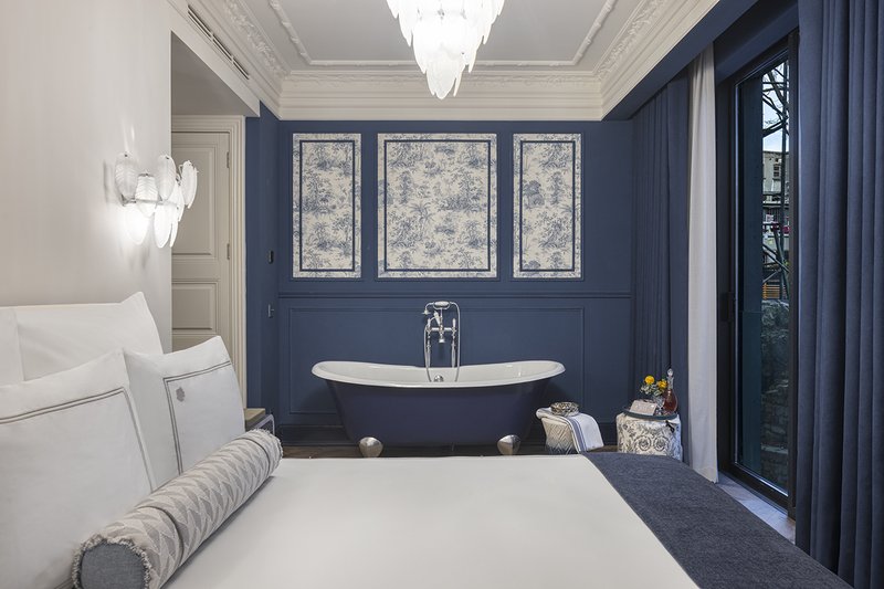 Acanthus Room - Bedroom