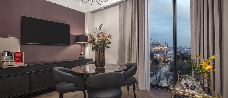 Cistern Suite - Dining Area