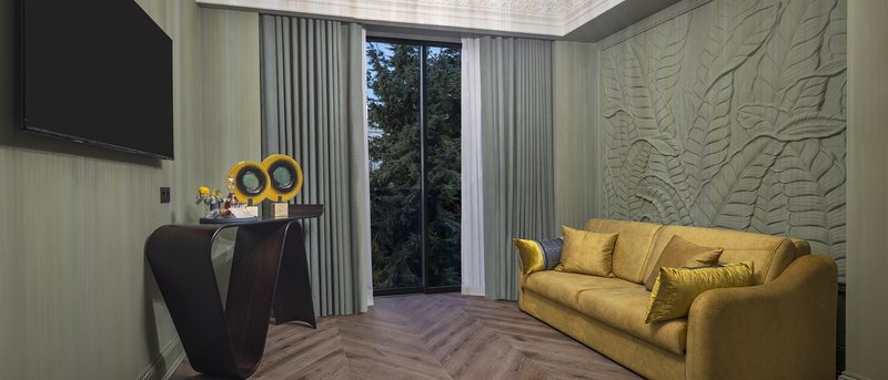 Oak Suite - Living Area