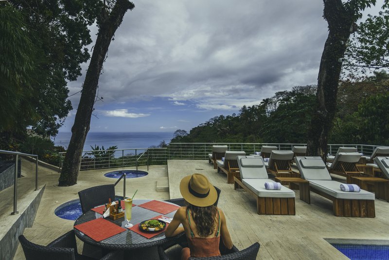 POOL BAR