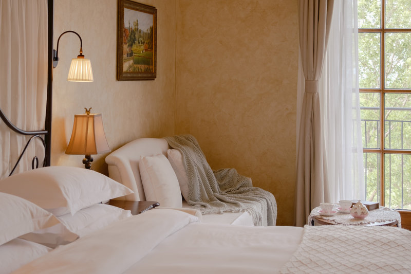 Little Manseng Honeymoon Queen Room with Sea View - Bedroom