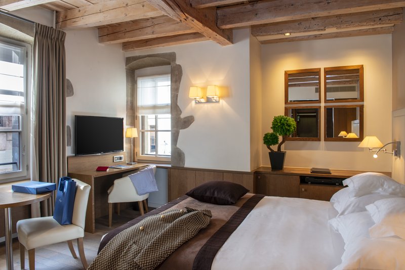 Deluxe Room - Bedroom