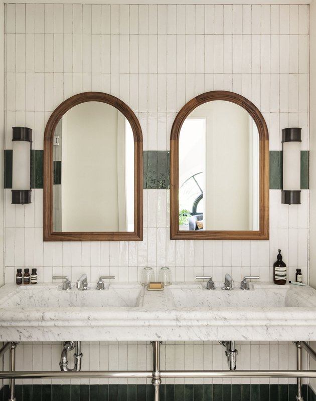 Deluxe King Suite - Bathroom
