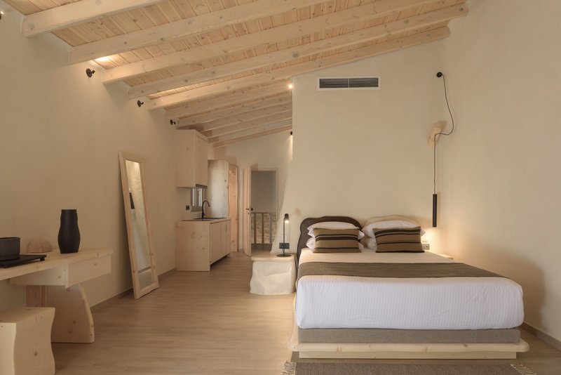 Suite with Hot Tub
