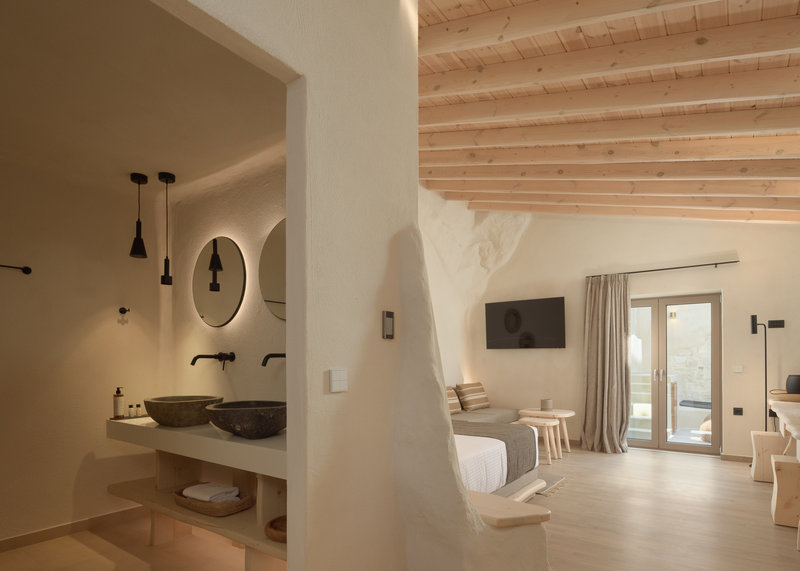 Suite with Hot Tub