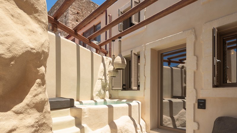 Split Level Suite with Hot Tub - Exterior