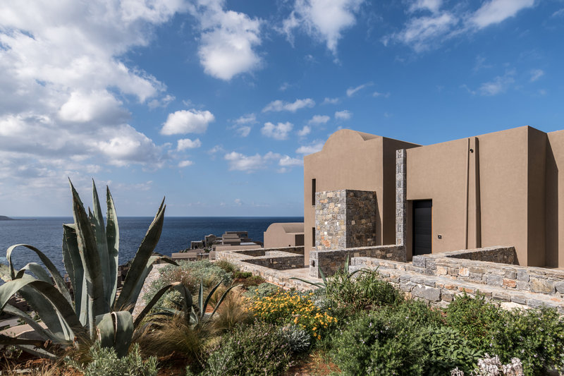 Acro Suites