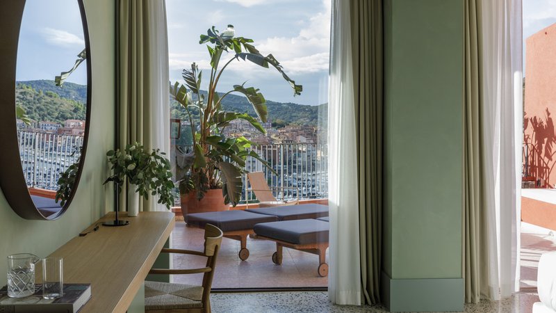 Mulinaccio Bedroom Sea View Terrace Suite Enterence View