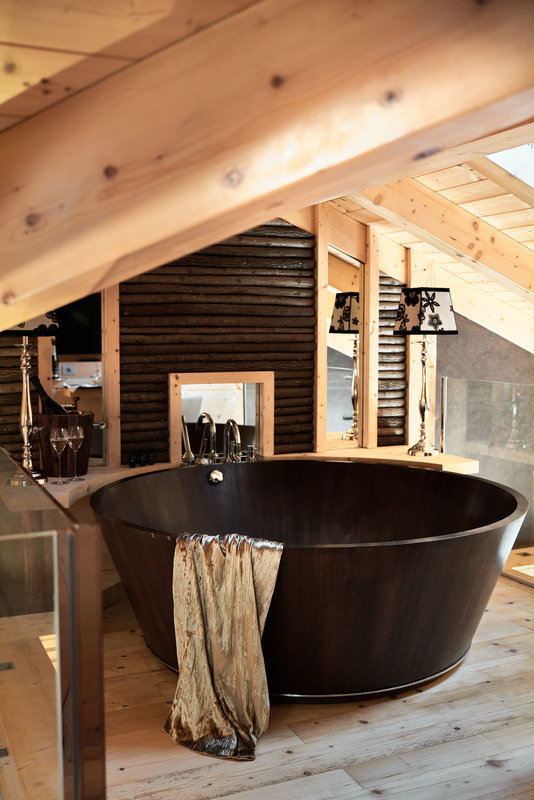 Romantic Dolomites Suite with Loft bathroom