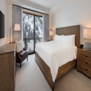 SlopeSide King Balcony