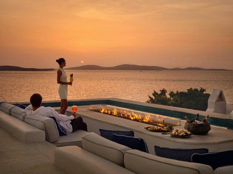 Grand 4-Bedroom Villa - Outdoor Firepit