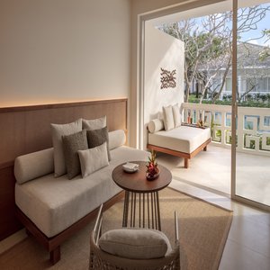 Deluxe Suite Pool View - Living Area & Balcony