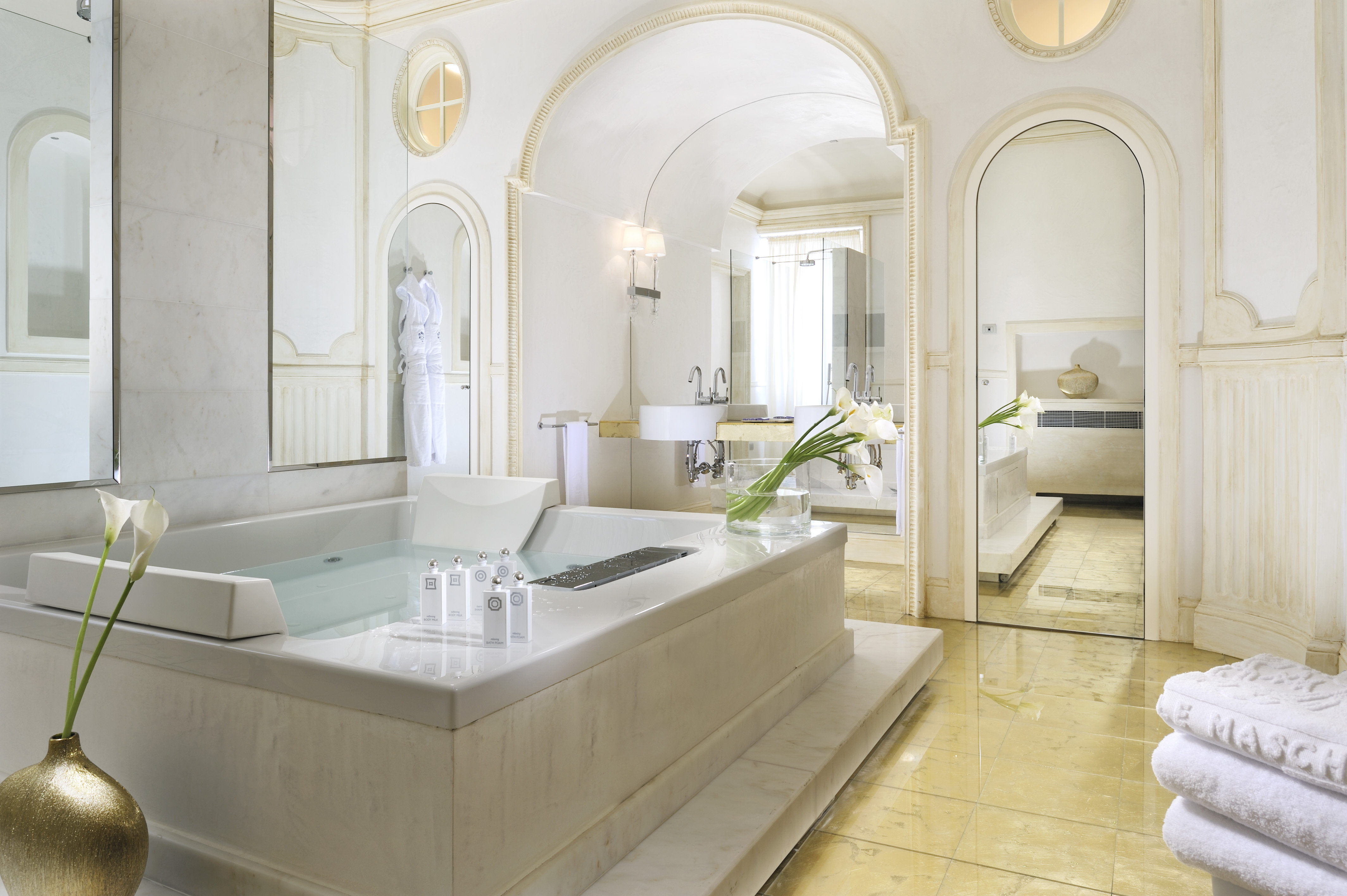 Marchesa Liliana bathroom