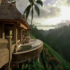 Hillside spa sanctuary with spectacular scenery