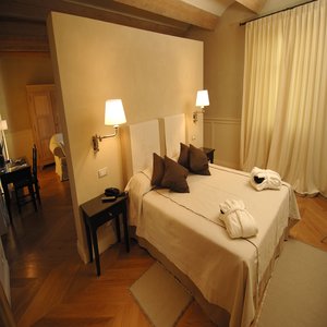 Deluxe Suite - Bedroom