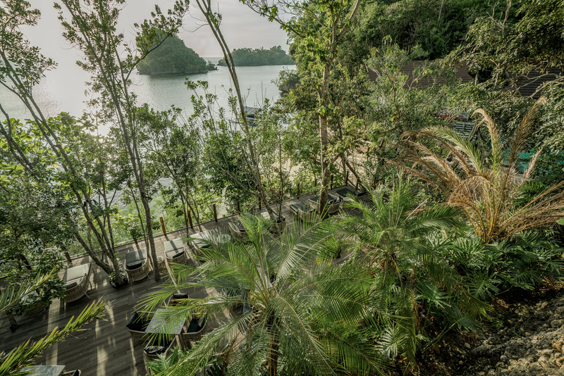Hunas Sunset Deck