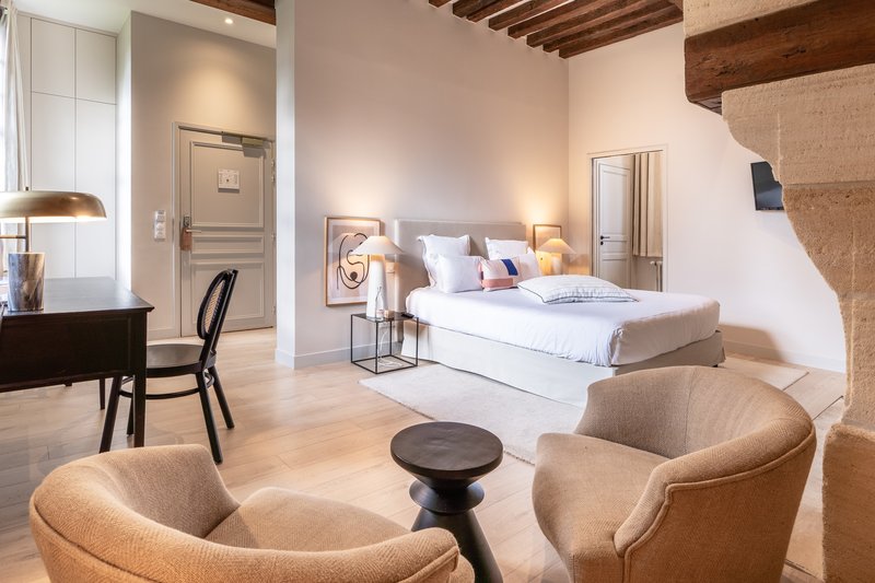 Suite - Bedroom