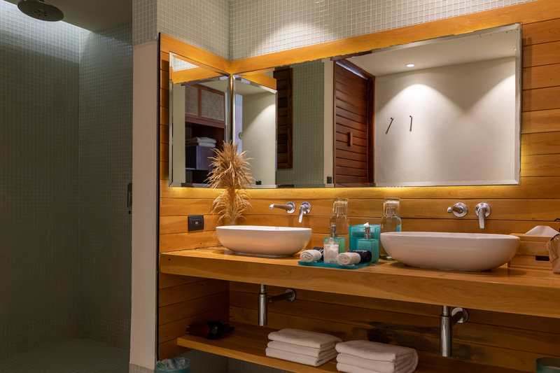 Partial Sea View Room With Plunge Pool Bathroom