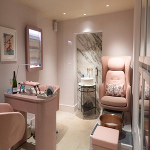 Taittinger Nail Salon