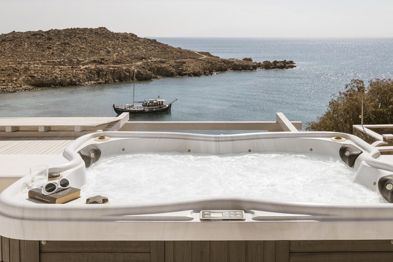Signature Seaview Jacuzzi Villa - Jacuzzi