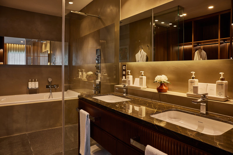 Grand Suite - Bathroom