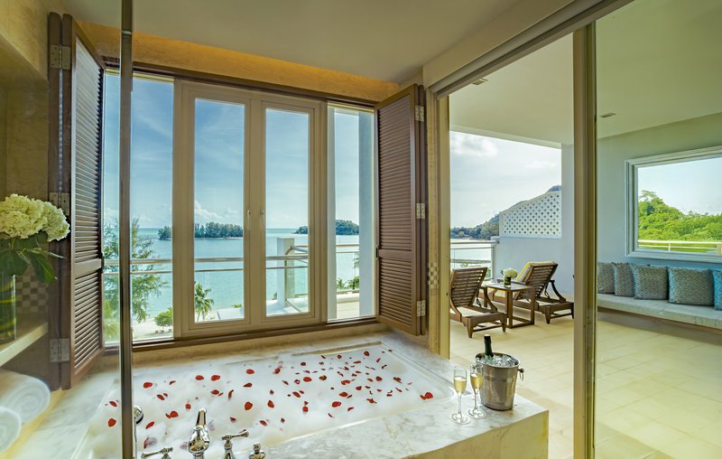 Grand Viceroy Sea View