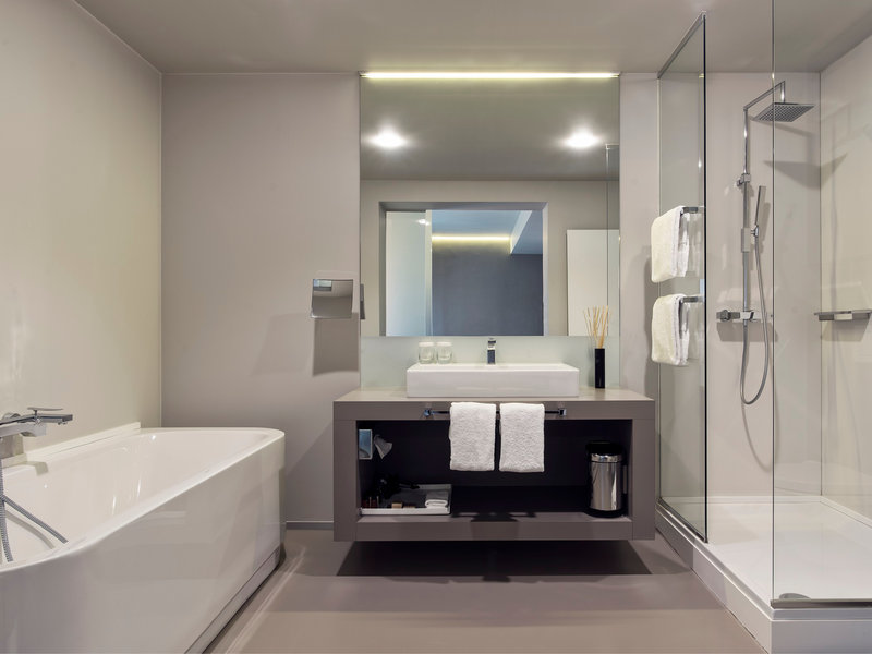 Bathroom - Luxurious Villa & Luxurious Villa Balcony