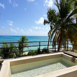 3BR Oceanfront - Pool