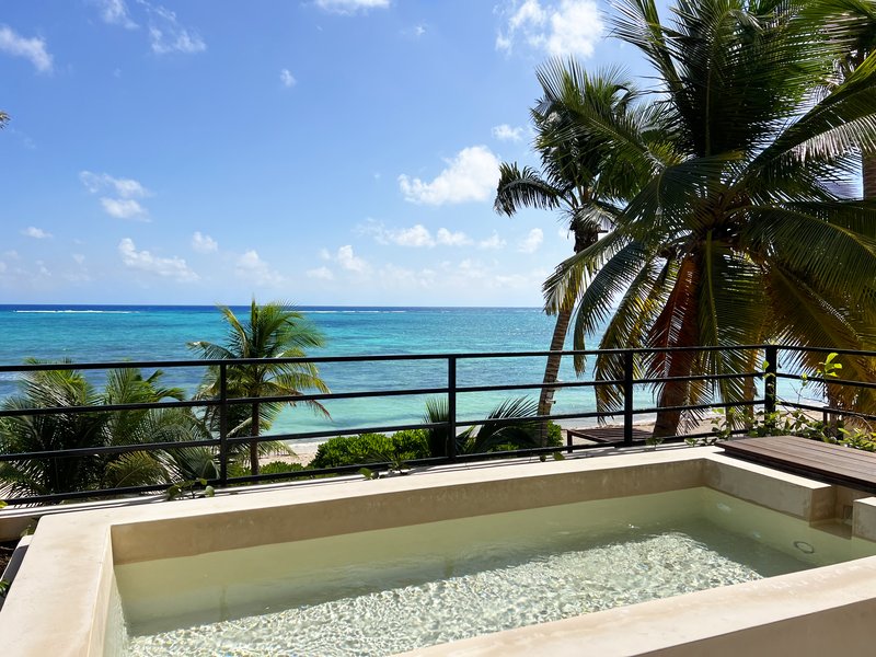 3BR Oceanfront - Pool