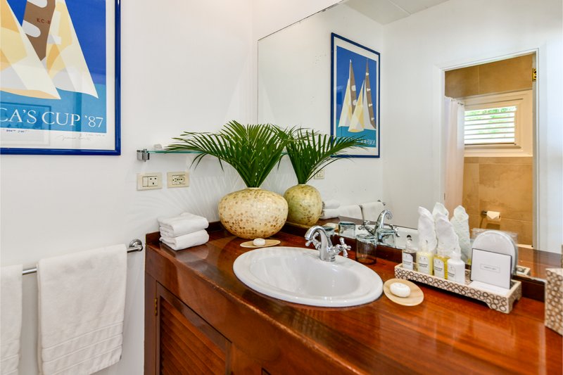 Beach Cabana - Bathroom