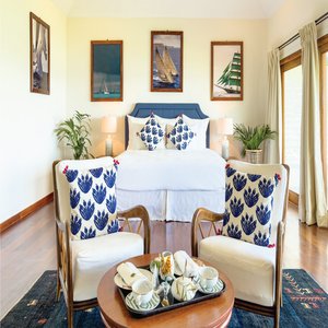 Hillside Pool Suite - Bedroom