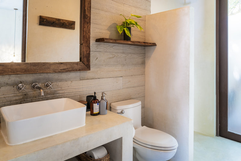 Ground Floor Beach Side Suite - Bathroom