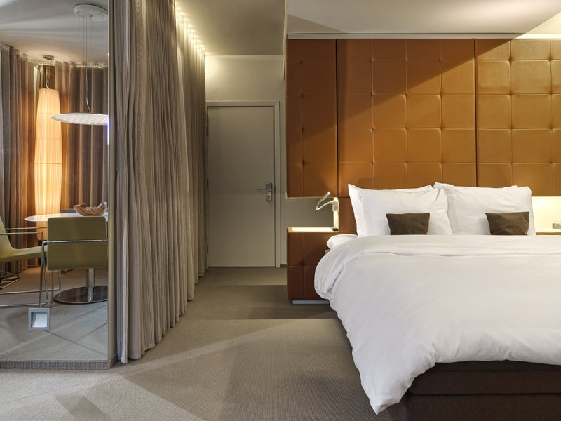 Luxurious Villa - Bedroom