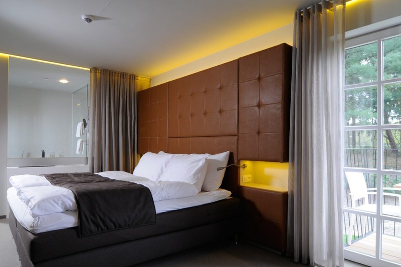 Luxurious Villa Balcony - Bedroom